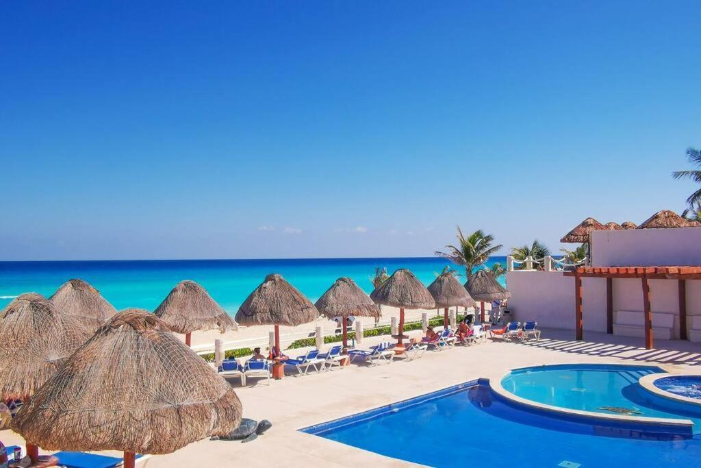 Villa Aurora Beautiful Beachfront Apartment Cancún Zewnętrze zdjęcie