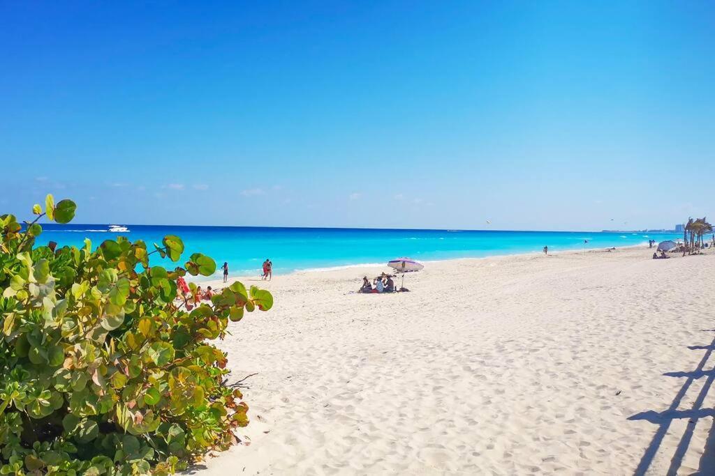 Villa Aurora Beautiful Beachfront Apartment Cancún Zewnętrze zdjęcie